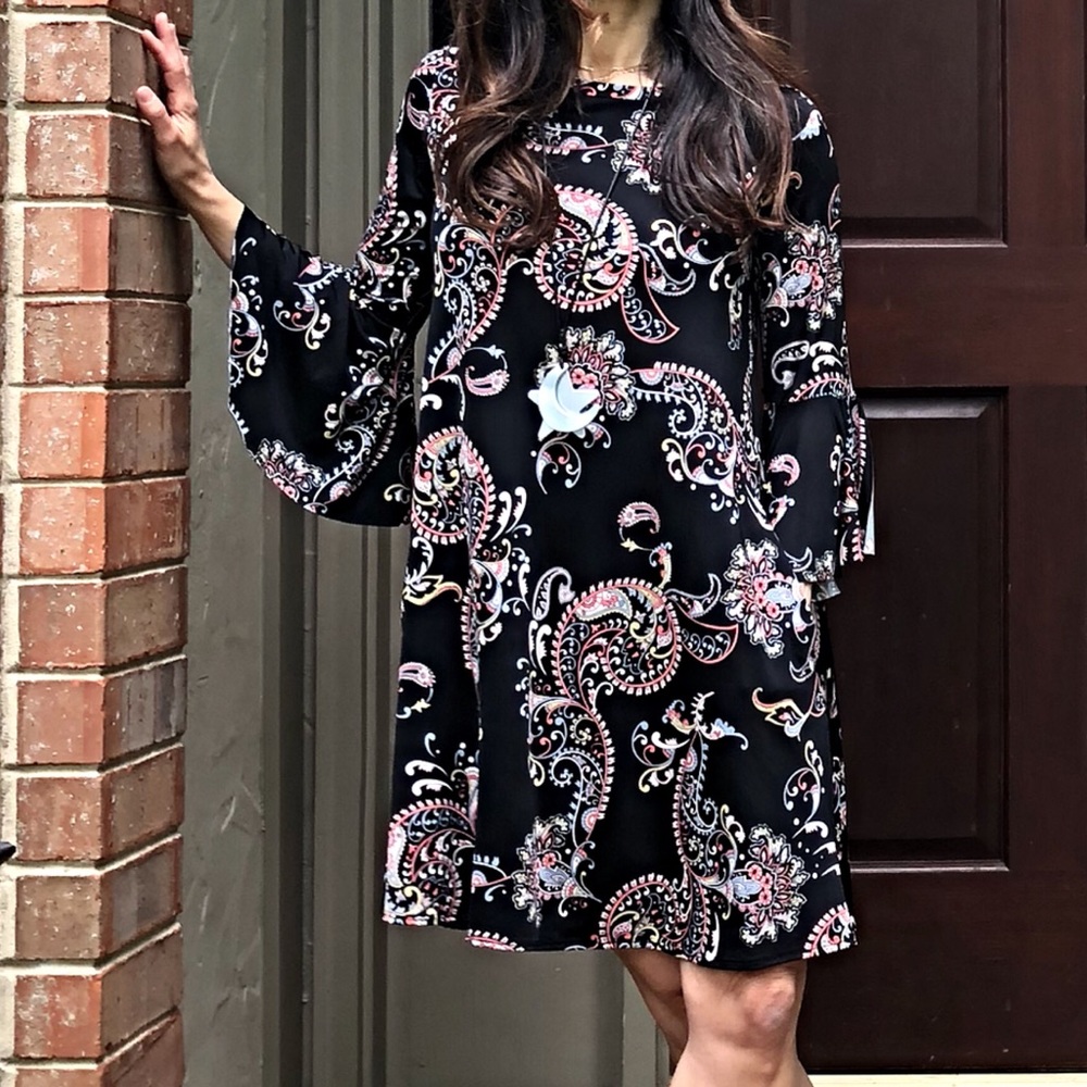 ✨LAST ONE✨Bell black paisley print swing dress - Picture 3 of 8